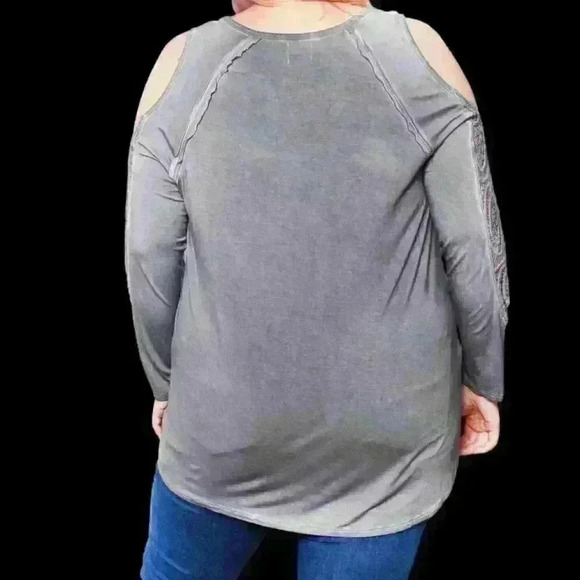 NWT - Plus Long Sleeve Charcoal Cold Shoulder Crochet Round Neck Solid Top - 1X - Picture 4 of 4